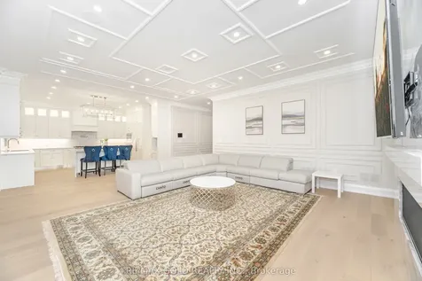 19 Maldaver Avenue Mississauga ON L5M 1W4