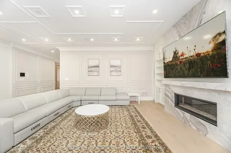 19 Maldaver Avenue Mississauga ON L5M 1W4