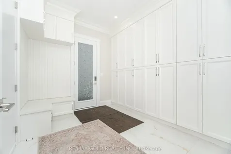 19 Maldaver Avenue Mississauga ON L5M 1W4