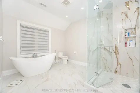 19 Maldaver Avenue Mississauga ON L5M 1W4