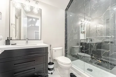 19 Maldaver Avenue Mississauga ON L5M 1W4