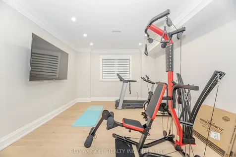 19 Maldaver Avenue Mississauga ON L5M 1W4