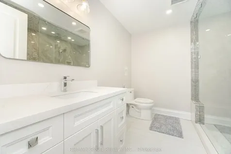 19 Maldaver Avenue Mississauga ON L5M 1W4