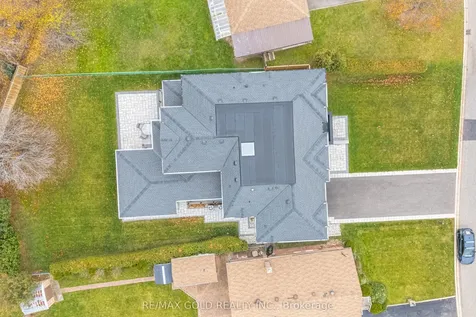 19 Maldaver Avenue Mississauga ON L5M 1W4