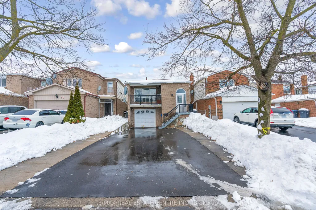 10 Pickard Lane Brampton ON L6Y 2M5