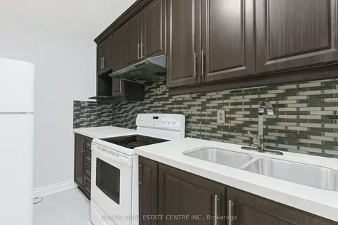 10 Pickard Lane Brampton ON L6Y 2M5