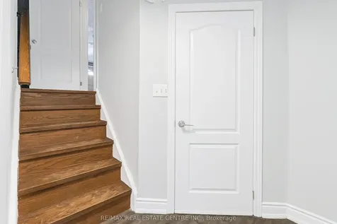 10 Pickard Lane Brampton ON L6Y 2M5