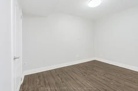 10 Pickard Lane Brampton ON L6Y 2M5