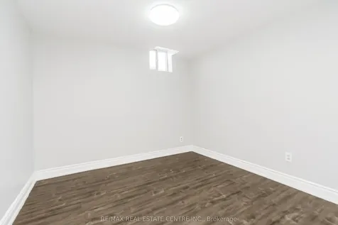 10 Pickard Lane Brampton ON L6Y 2M5