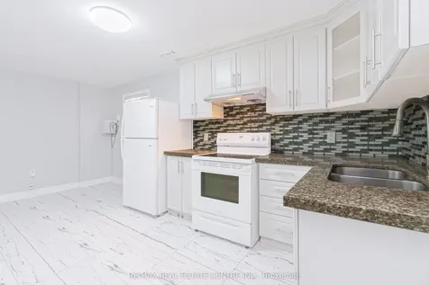 10 Pickard Lane Brampton ON L6Y 2M5