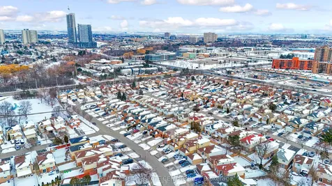 10 Pickard Lane Brampton ON L6Y 2M5