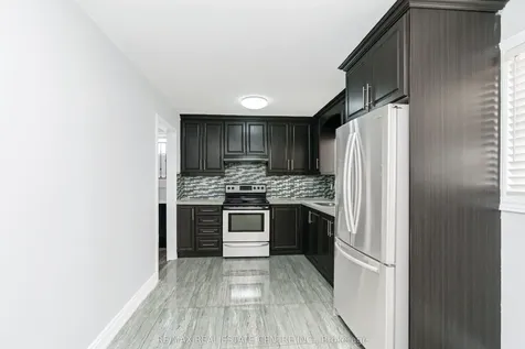 10 Pickard Lane Brampton ON L6Y 2M5