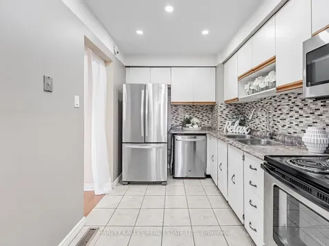 3025 Cedarglen Gate Mississauga ON L5C 2V7