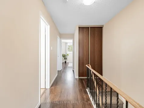 3025 Cedarglen Gate Mississauga ON L5C 2V7