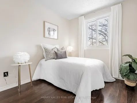 3025 Cedarglen Gate Mississauga ON L5C 2V7