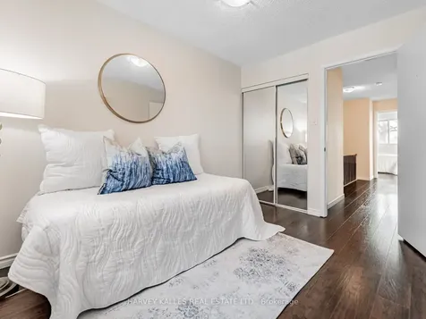 3025 Cedarglen Gate Mississauga ON L5C 2V7