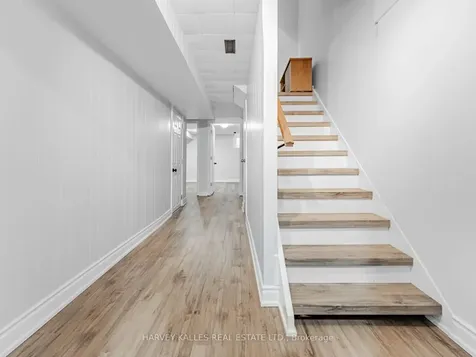 3025 Cedarglen Gate Mississauga ON L5C 2V7