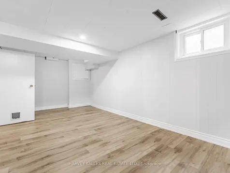 3025 Cedarglen Gate Mississauga ON L5C 2V7