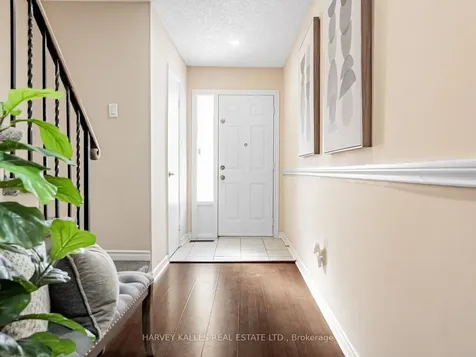 3025 Cedarglen Gate Mississauga ON L5C 2V7