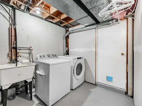 3025 Cedarglen Gate Mississauga ON L5C 2V7