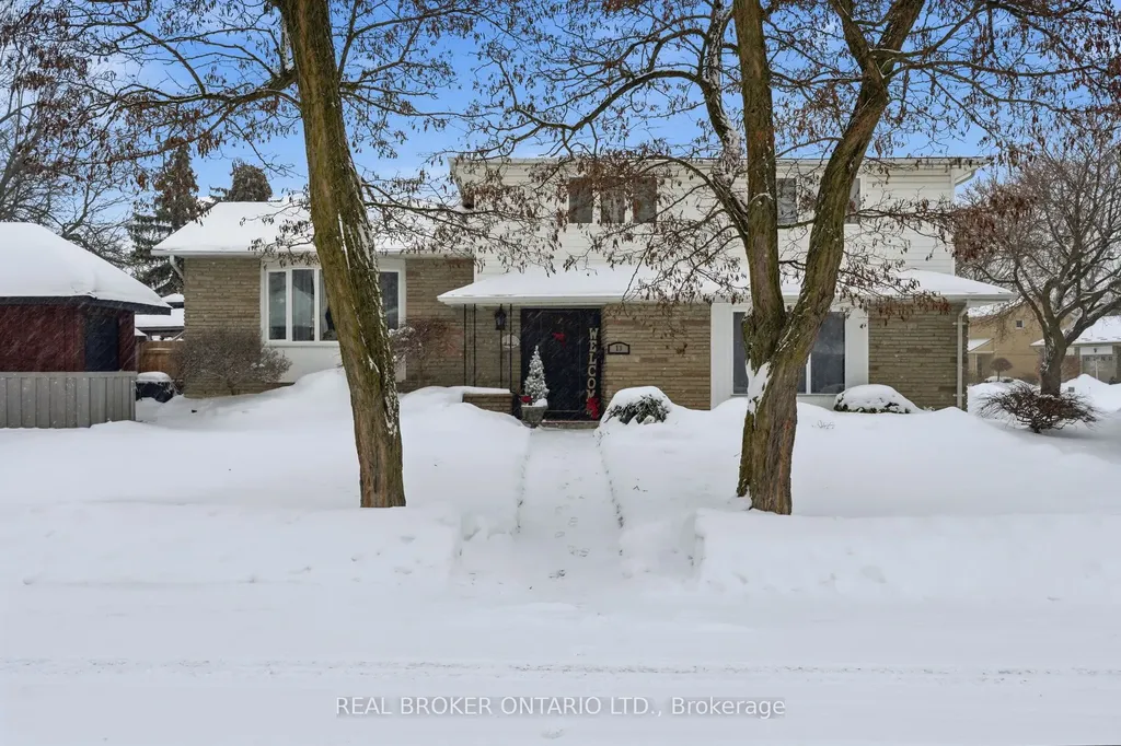 13 Pine Tree Crescent Brampton ON L6W 1C7