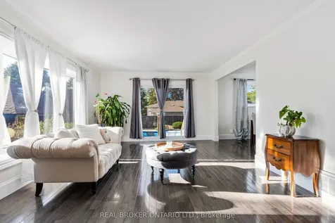 13 Pine Tree Crescent Brampton ON L6W 1C7