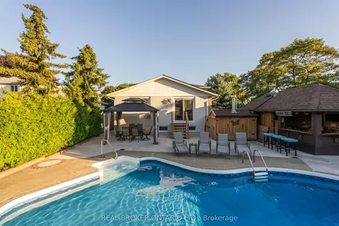 13 Pine Tree Crescent Brampton ON L6W 1C7