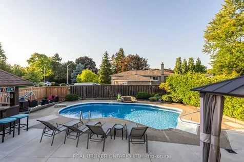 13 Pine Tree Crescent Brampton ON L6W 1C7