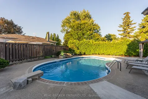 13 Pine Tree Crescent Brampton ON L6W 1C7