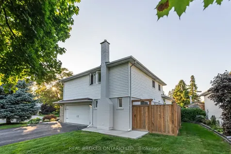 13 Pine Tree Crescent Brampton ON L6W 1C7