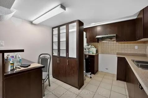 23 Openbay Gardens Brampton ON L6R 0V2