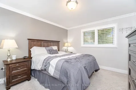 234 Elizabeth Street S Brampton ON L6Y 1S1