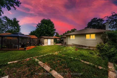 234 Elizabeth Street S Brampton ON L6Y 1S1