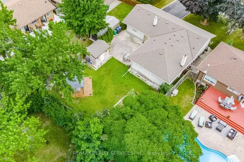 234 Elizabeth Street S Brampton ON L6Y 1S1