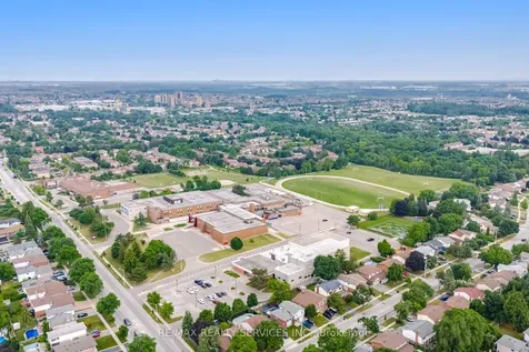 234 Elizabeth Street S Brampton ON L6Y 1S1