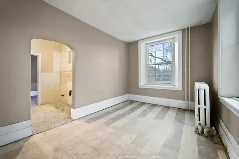 2014 Edinburgh Drive Burlington ON L7R 2C9