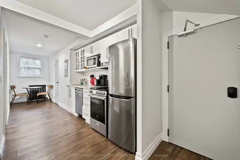 2014 Edinburgh Drive Burlington ON L7R 2C9