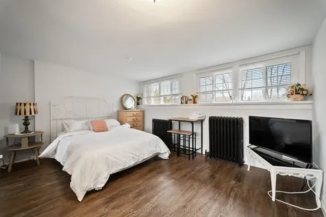 2014 Edinburgh Drive Burlington ON L7R 2C9