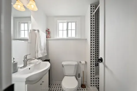 2014 Edinburgh Drive Burlington ON L7R 2C9