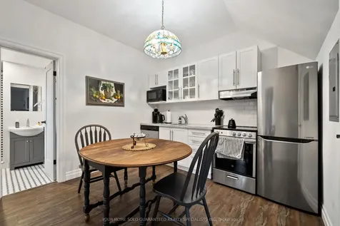 2014 Edinburgh Drive Burlington ON L7R 2C9