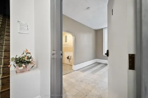 2014 Edinburgh Drive Burlington ON L7R 2C9