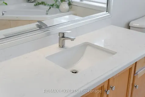 5 Hillside Drive Brampton ON L6S 0B7