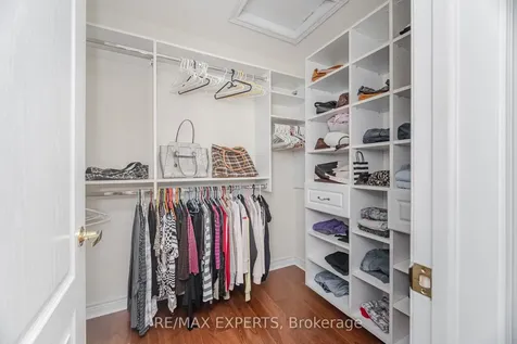 5 Hillside Drive Brampton ON L6S 0B7