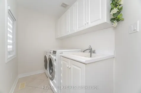 5 Hillside Drive Brampton ON L6S 0B7