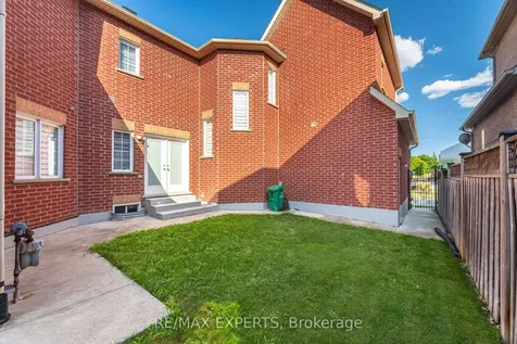 5 Hillside Drive Brampton ON L6S 0B7
