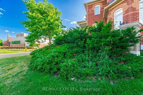 5 Hillside Drive Brampton ON L6S 0B7