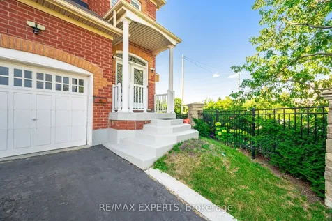 5 Hillside Drive Brampton ON L6S 0B7
