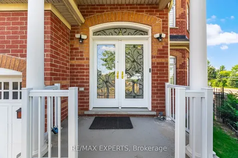 5 Hillside Drive Brampton ON L6S 0B7