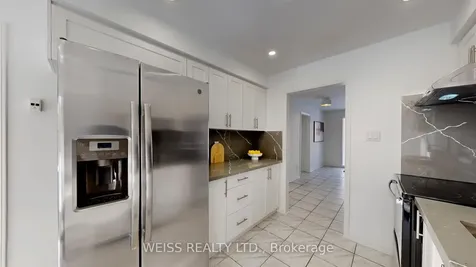 9 Tralee Street Brampton ON L6Z 2X4