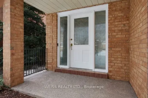 9 Tralee Street Brampton ON L6Z 2X4